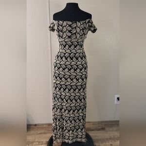 Chic Black and Cream Floral Off-Shoulder Maxi Dress